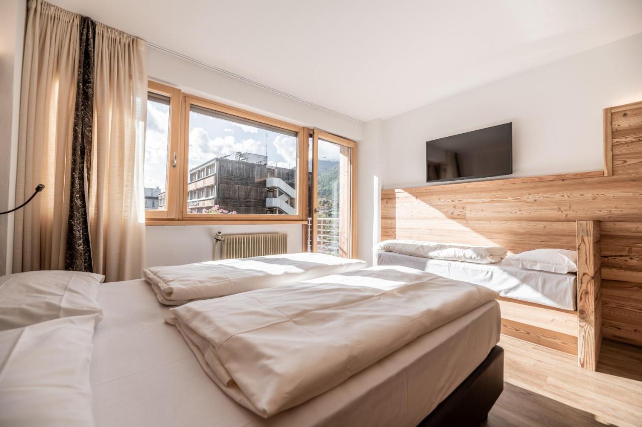 Ravelli Sporting Hotell Mezzana  Exteriör bild