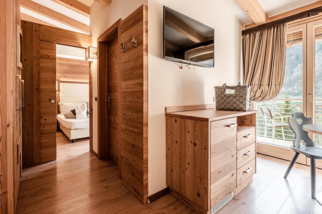 Ravelli Sporting Hotell Mezzana  Exteriör bild