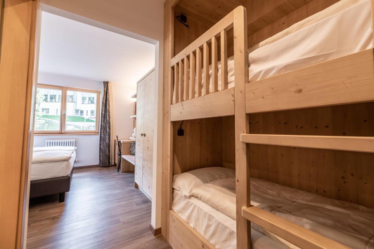 Ravelli Sporting Hotell Mezzana  Exteriör bild