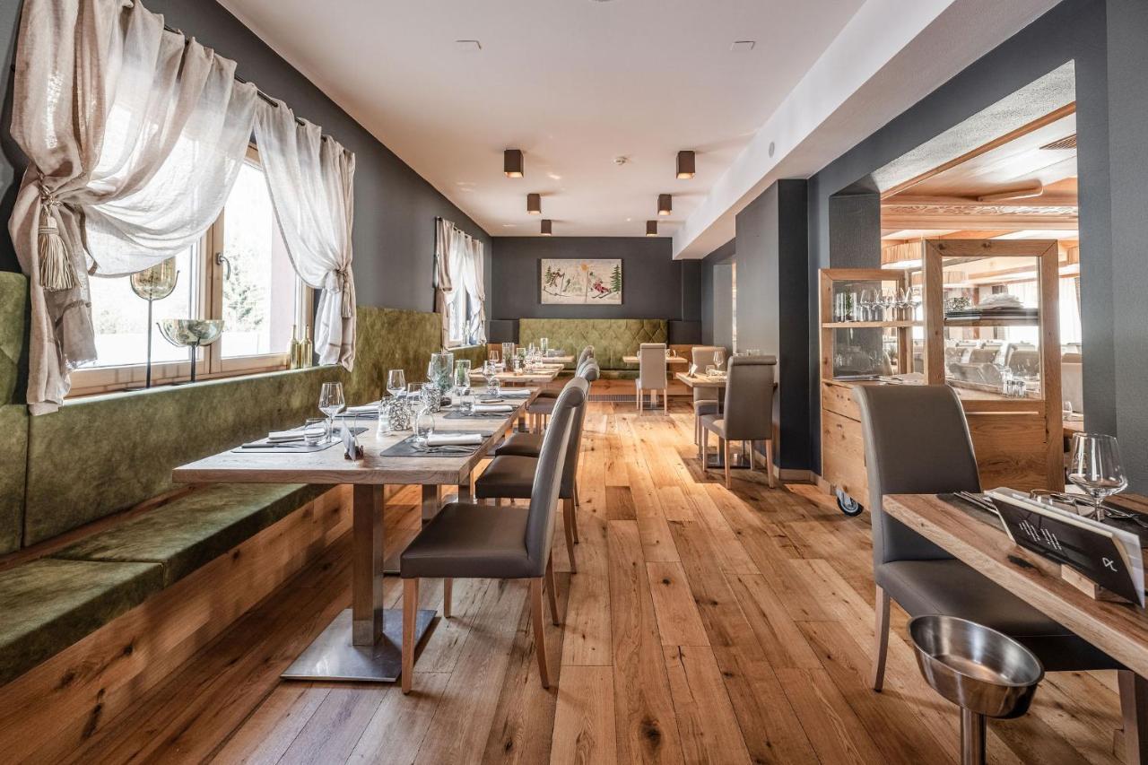 Ravelli Sporting Hotell Mezzana  Exteriör bild