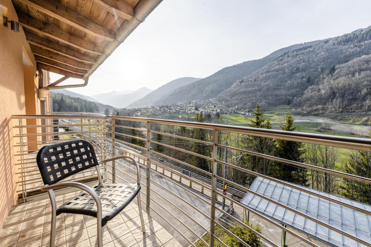 Ravelli Sporting Hotell Mezzana  Exteriör bild