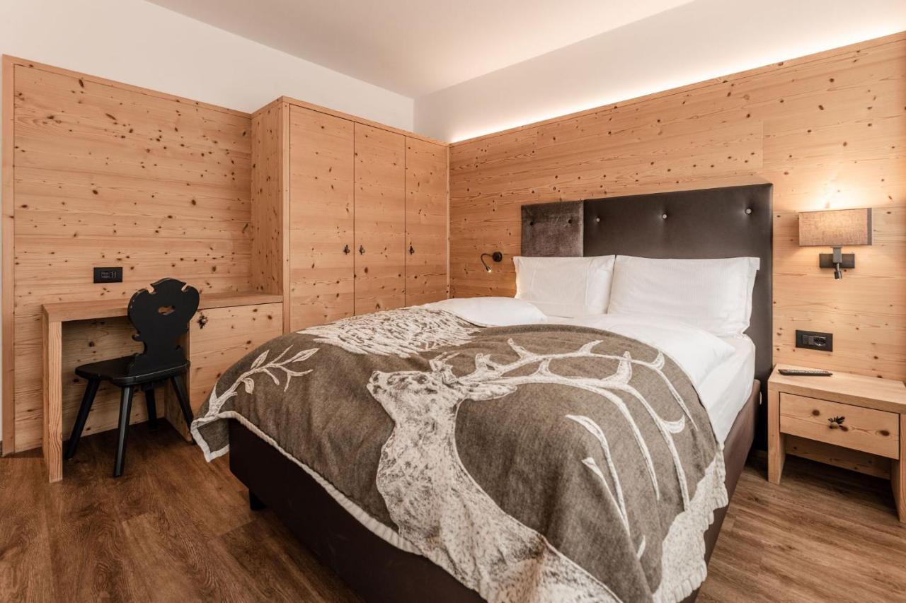 Ravelli Sporting Hotell Mezzana  Exteriör bild