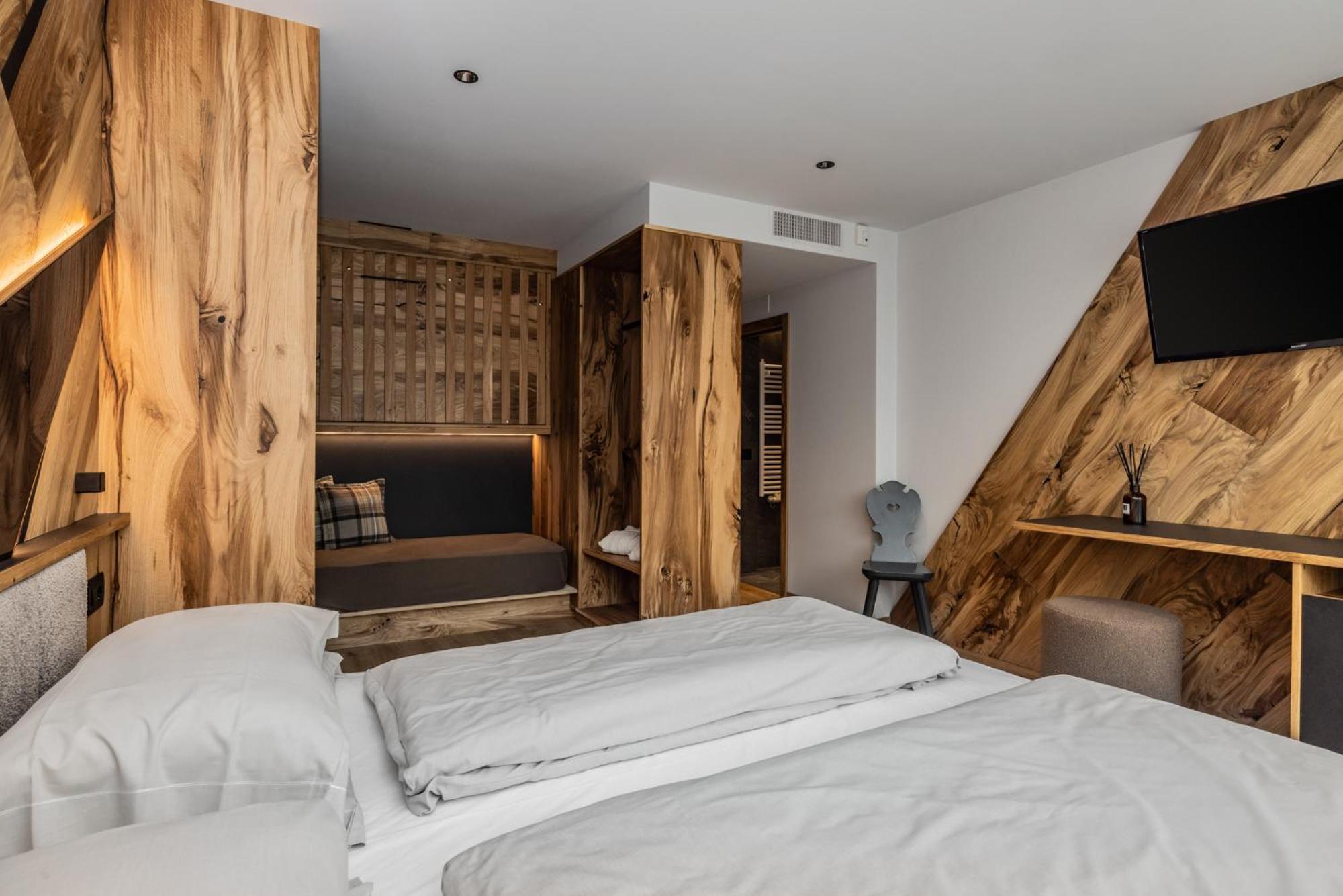 Ravelli Sporting Hotell Mezzana  Exteriör bild