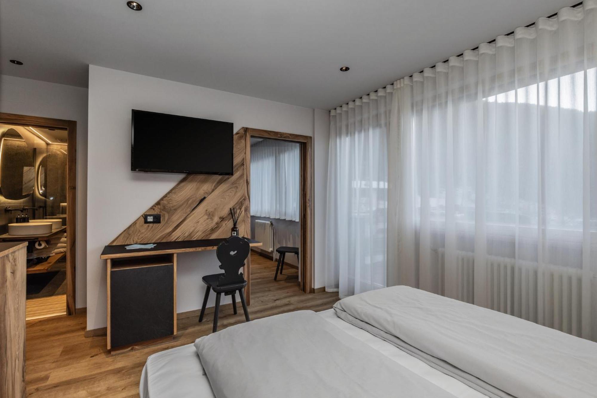 Ravelli Sporting Hotell Mezzana  Exteriör bild